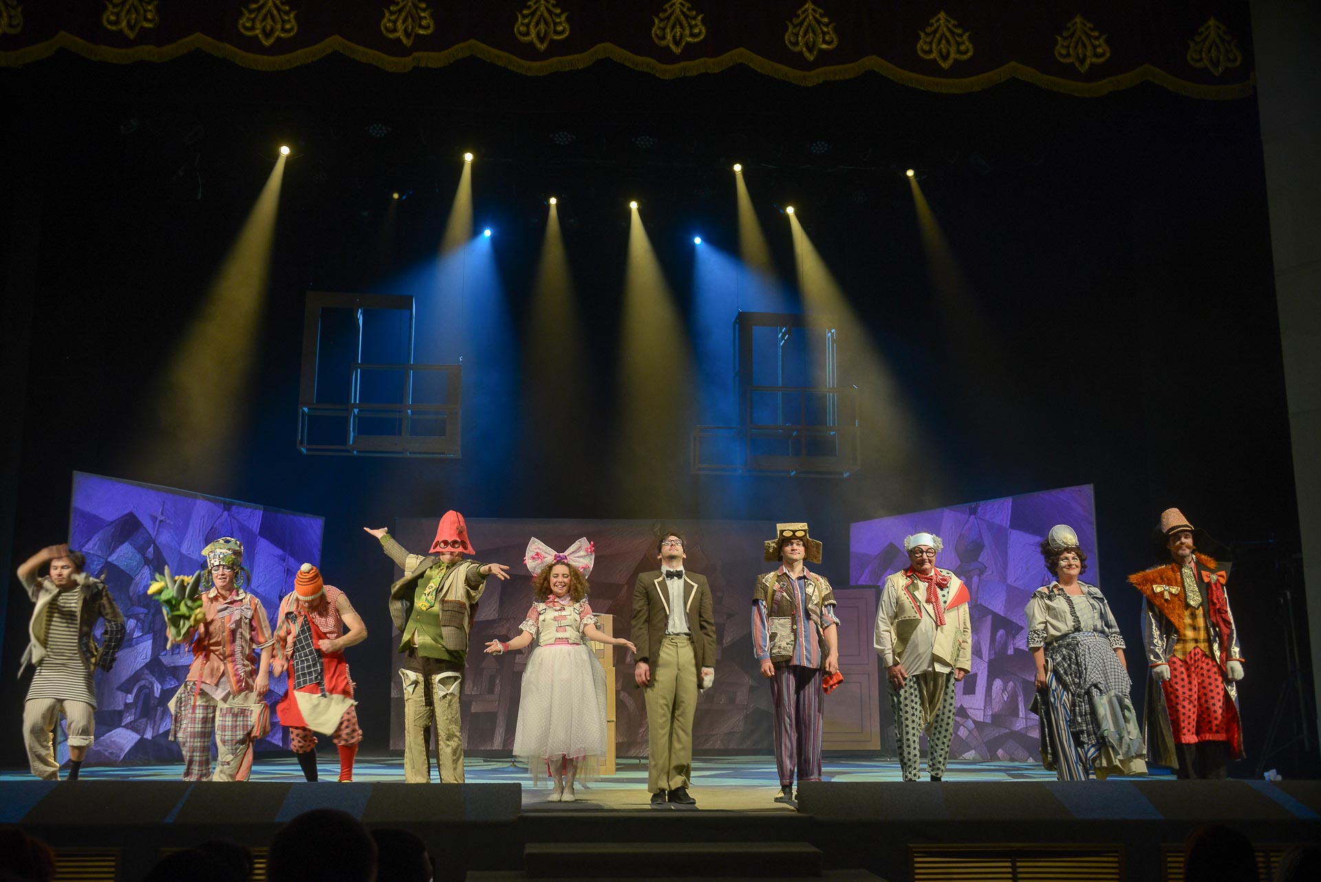 Комедия "Дураки". Художник по свету Алексей Мелентьев. MA3